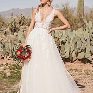 White Lace Bridal Gown - Lillian West - new with tags, unaltered